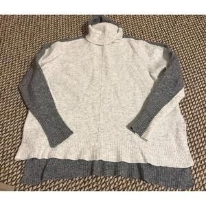 Athleta Merino Wool Transit Colorblock Sweater M Gray Athleisure Outdoor